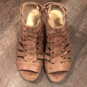 Naturalizer N5 Comfort shoe, 3 inch heel, Velcro strap